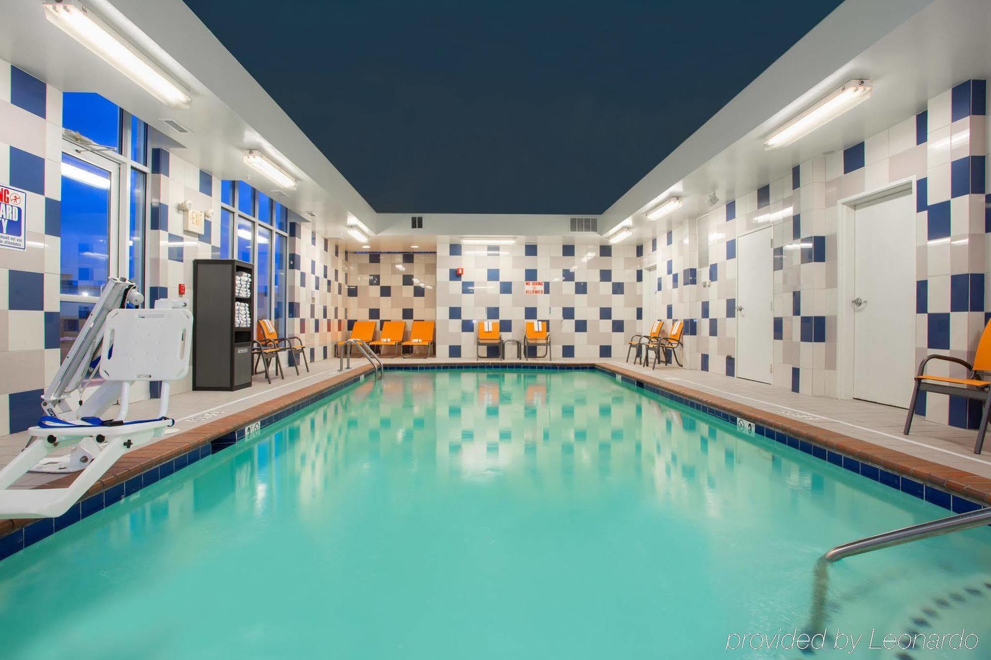 Holiday Inn Express Georgetown By Ihg Exteriör bild